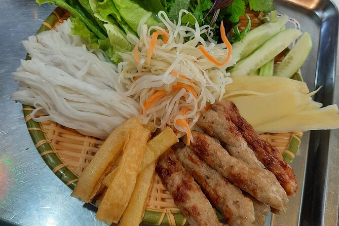 No Diet Club - Local food tour in Hanoi with many tastings ! - Starting at 18 P. Lãn Ông at 6 pm