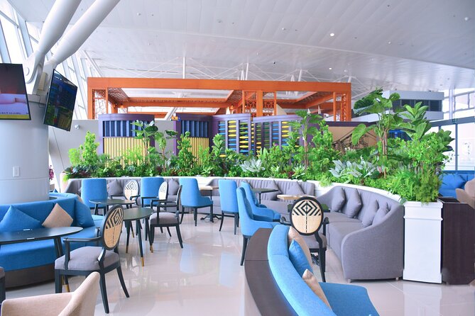 Noi Bai International Airport Business Lounge - The food and drink service