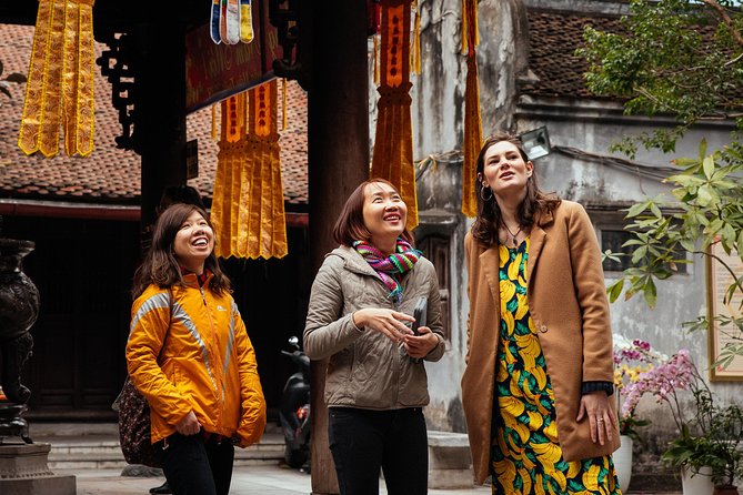 Off the Beaten Track in Hanoi: Private City Tour - Stop 1: a lively park and outdoor Hanoi