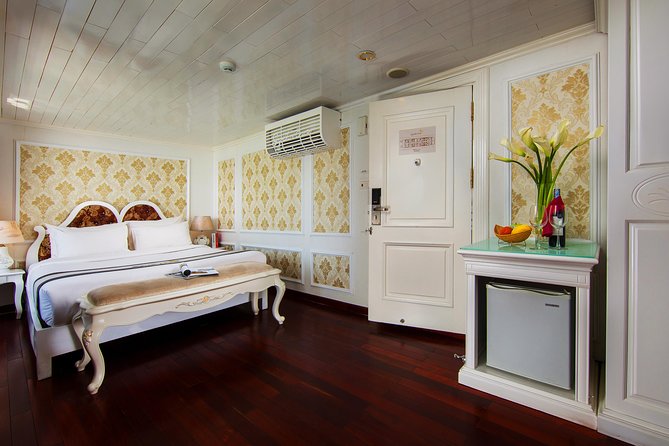 (Official) Signature Royal Cruise - 03 days 02 nights program - Day two: a longer bay excursion by day boat