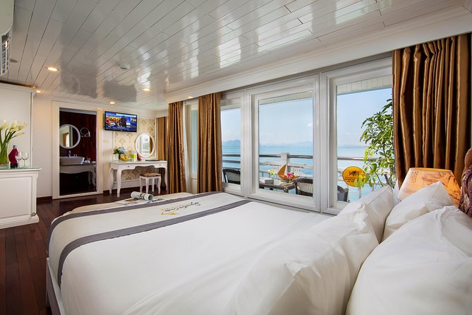 (Official) Signature Royal Cruise - 03 days 02 nights program - Meals, service, and the overall onboard rhythm