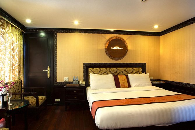 Overnight Halong Bay Cruise on the Starlight - Day two: tai chi at dawn and Luon Cave
