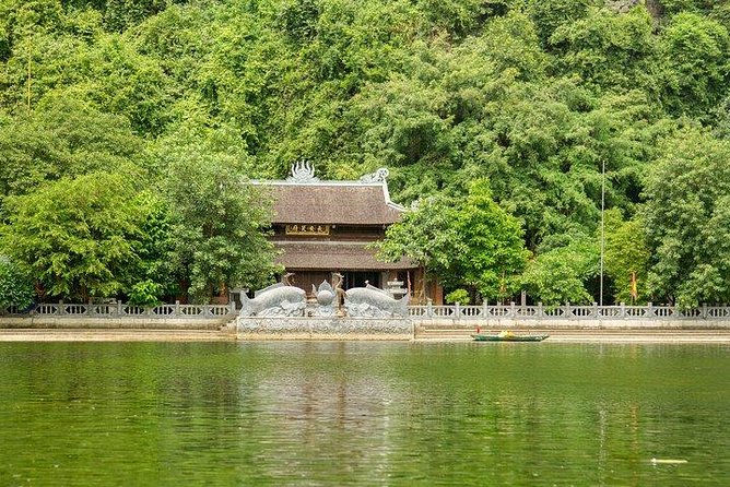 Perfume Pagoda Pilgrimage Full-day Tour - Giai Oan Spring and Tuyet Son Pagoda