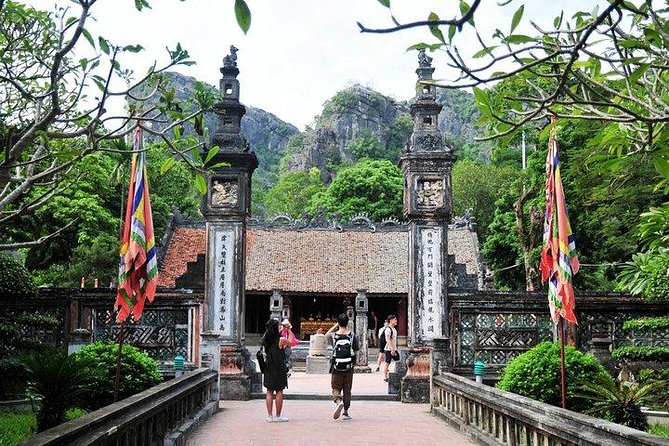 Perfume Pagoda Pilgrimage Full-day Tour - Taking the cable car to Huong Tich Cave