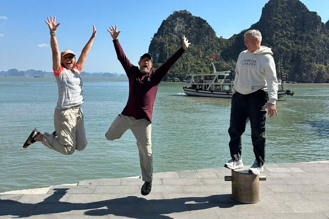 Private 1 Day Tour in Ha Long Bay with Private Cruise or Group - Entering Thien Cung Cave around 10:30 AM