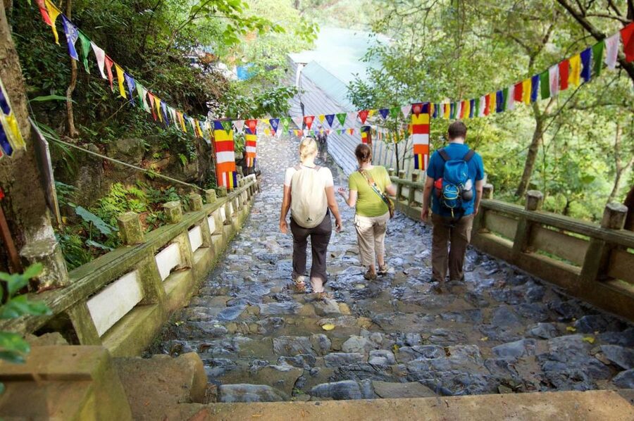 Private Car/Bus Renting Hanoi - Ninh Binh - Halong - Sapa... - Who will enjoy this day trip