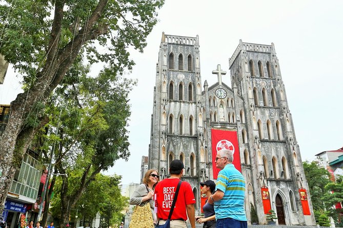Private Crowd Free Hanoi: Morning Highlights of the City Experience - Hoan Kiem Lake, The Huc Bridge, and Ngoc Son Temple