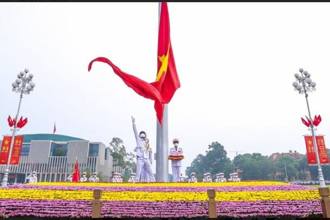 Private Early Morning Tour in Hanoi City - Quang Ba Flower Market before the city wakes