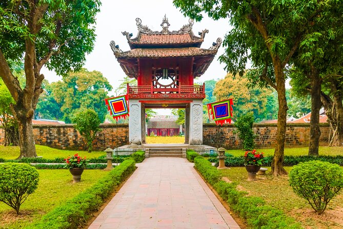 Private Experience Hanoi City, Food Street, Bat Trang Ceramic - Hoa Lo Prison and the city’s difficult past