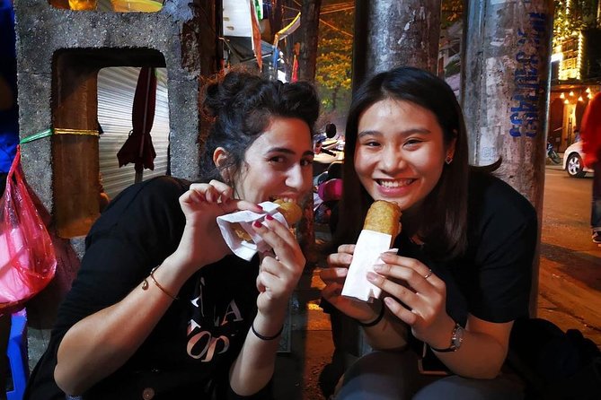 Private food tour with Real Foodie - Dong Xuan Market and everyday shopping