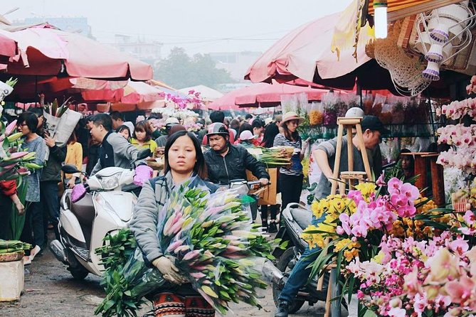 Private Good Morning Hanoi Guided Tour with Local Breakfast - Ba Dinh Square at Flag Raising Time