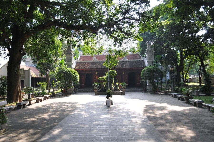 Private Hanoi City Tour: HoChiMinh Mausoleum & Water Puppet - The house on stilts and One-Pillar Pagoda