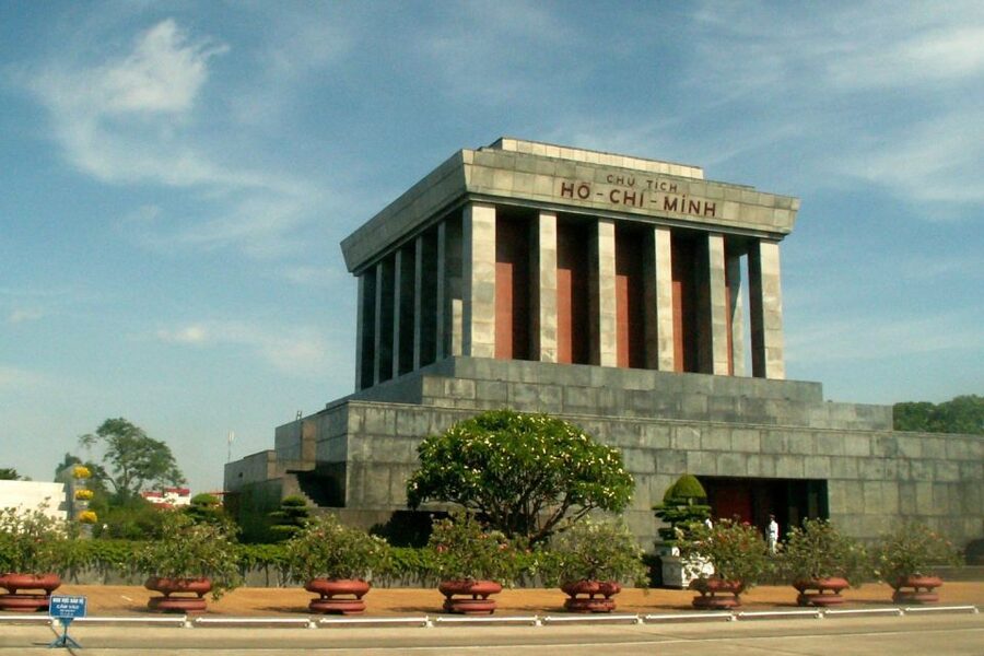 Private Hanoi City Tour: HoChiMinh Mausoleum & Water Puppet - Water puppetry as the final act