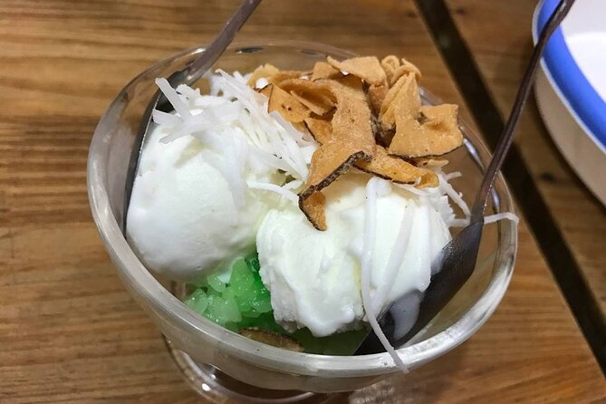 Private Hanoi Food Tour with Train Street and Local Delights - Two hours and forty minutes in the Old Quarter