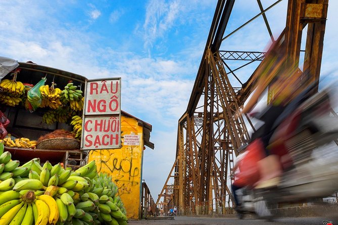 Private Hanoi Motorbike Sightseeing and Food Tour - West Lake offers the tour’s breathing space