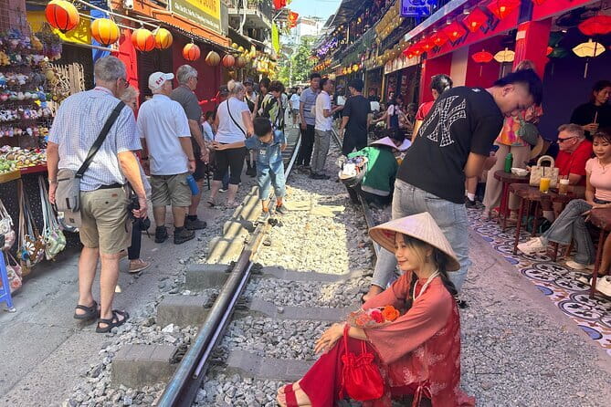Private Hanoi Old Quarter Food Tour with 8+ Authentic Tastings - Hàng Hòm Street connects food with local life