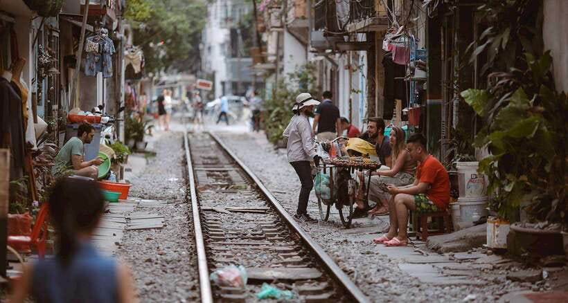Private Hanoi Walking Tour with visit Train Street - Dong Xuan Market: Hanoi’s working side