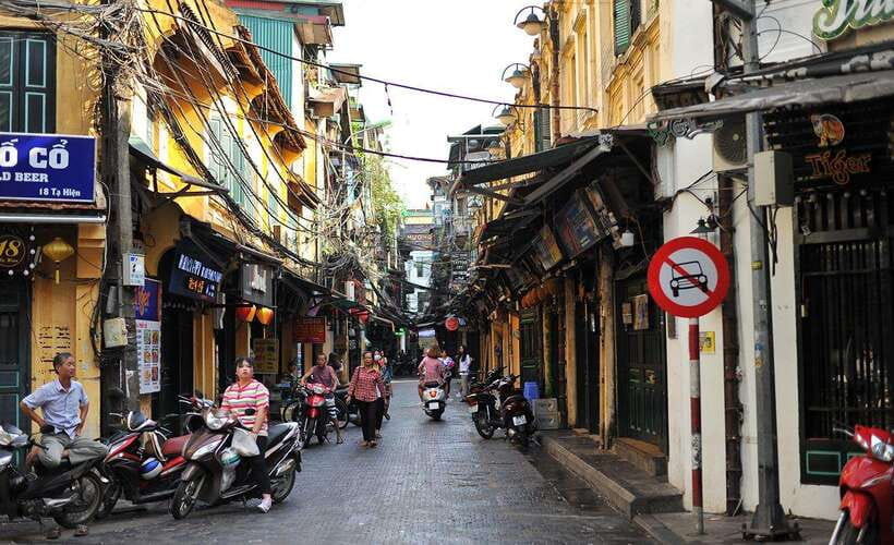 Private Hanoi Walking Tour with visit Train Street - Train Street: coffee, photographs, and timing