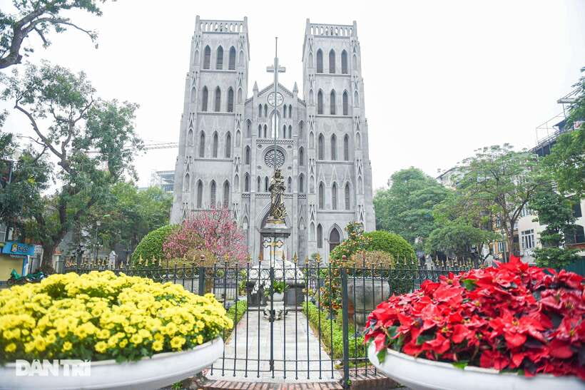 Private Hanoi Walking Tour with visit Train Street - Pace, comfort, and the people who will enjoy it