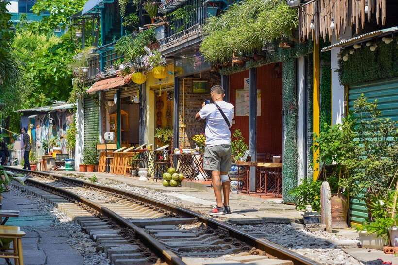 Private Hanoi Walking Tour with visit Train Street - Long Bien Bridge and the story of Hanoi