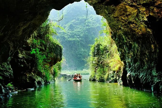 Private Ninh Binh Full Day (Bich Dong -Tam coc -Mua cave- Biking) - Tam Coc by sampan boat