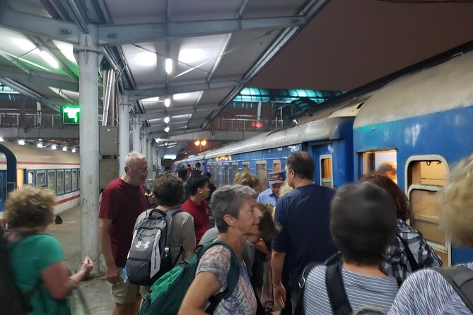 Private Overnight Train Hanoi To Sapa Or Return - Inside the two or four berth cabin