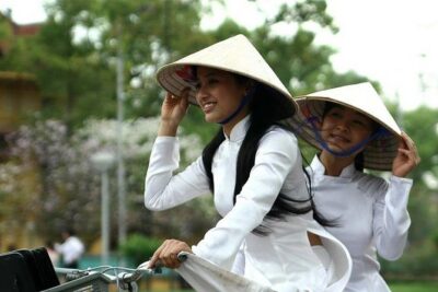 Private Tour: Hanoi City Full-Day Tour with Train Street Visit
