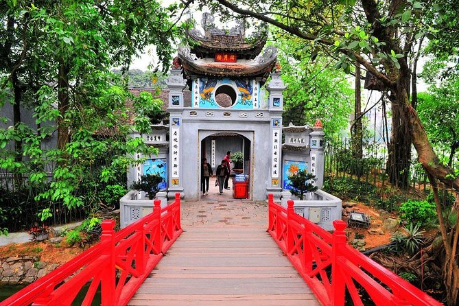 Private Tour: Hanoi City Tour Including Water Puppet Show and Cyclo Ride - A full day that begins in Hanoi’s oldest streets