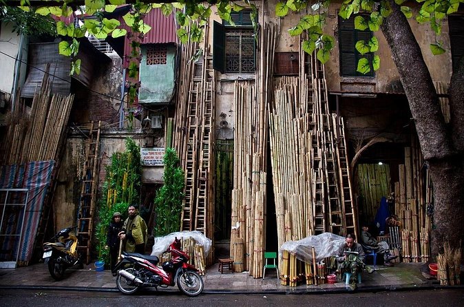 Private Tour: Hanoi City Tour Including Water Puppet Show and Cyclo Ride - Temple of Literature and the French-built bridge
