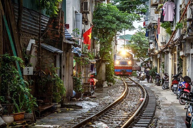 Private Tour: Hanoi City Tour Including Water Puppet Show and Cyclo Ride - Lunch at a local restaurant