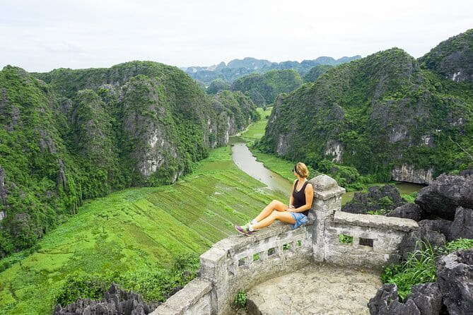 PRIVATE TOUR Ninh Binh One Day - Hoa lu- Tam Coc - Mua Cave - What the private format adds at $150 per person