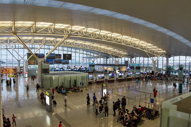 Private transfer Noi Bai Airport (HAN) - Hanoi City Center - What the 40-minute ride is really like