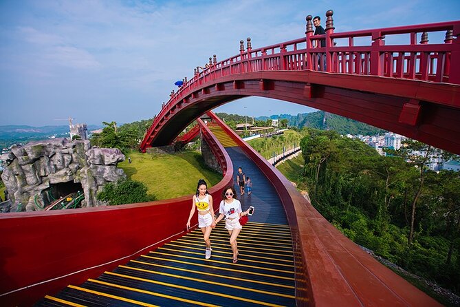 Private Transfer One Way From HANOI > HALONG - The Red River Delta from the expressway