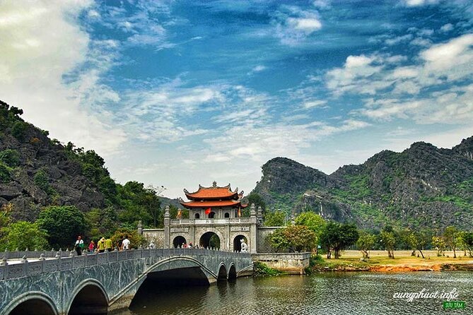 Roundtrip: HaNoi - NinhBinh - LanHa Bay on 5-Star Cruise 3days - From Ninh Binh to Tuan Chau Marina
