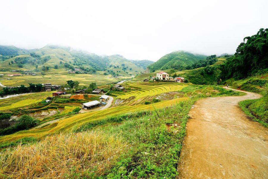 Sapa: 3-Day, 3-Night Trek and Hotel with Overnight Train - Night zero: Hanoi to Lao Cai by train
