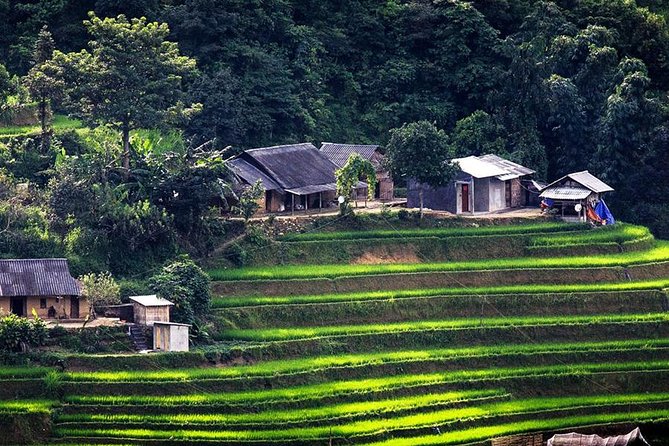 Sapa Tours 2D1N stay At 4 stars hotel nice Sleeping Bus TRANSFER - Guides, group size, and the feel of the walk