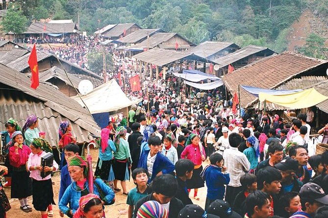 Sapa Trek Tours -2D1N Stay At 3*** -TRANSFER BY SLEEPING BUS - The 5-kilometer walk to Y Linh Ho