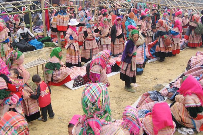 Sapa Trek Tours -2D1N Stay At 3*** -TRANSFER BY SLEEPING BUS - Food, drinks, and what the price covers