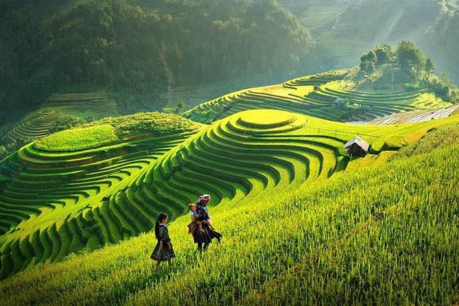 Sapa Trekking Tour 2 Days 1 Night By Bus - Choosing a hotel or a Dzay homestay