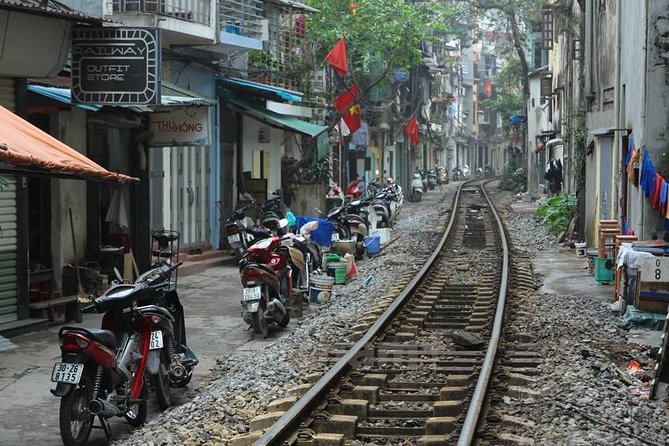 Small-group motorbike sightseeing and food tour in Hanoi - Coffee beside West Lake