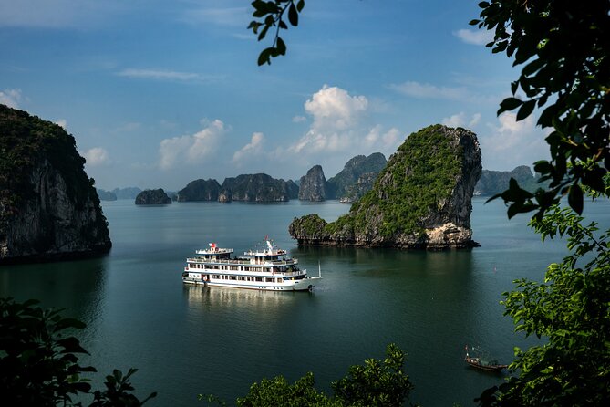 Swan Cruises Ha Long & Bai Tu Long Bay 3D2N - Vung Vieng Village - Why Bai Tu Long Bay makes the longer cruise worthwhile