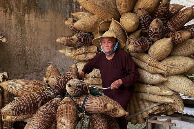 Three Traditional Villages Private Day Tour from Hanoi - Ban Yen Nhan and the flavor of tương Bần
