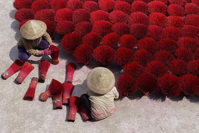 Three Traditional Villages Private Day Tour from Hanoi - Thu Sy, bamboo fish traps, and an old family house