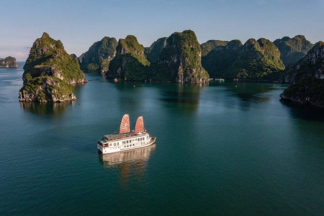 Top 1 Ha Long-Lan Ha Bay Luxury 5 Star Cruises & Balcony Cabin - Early morning tai chi and breakfast