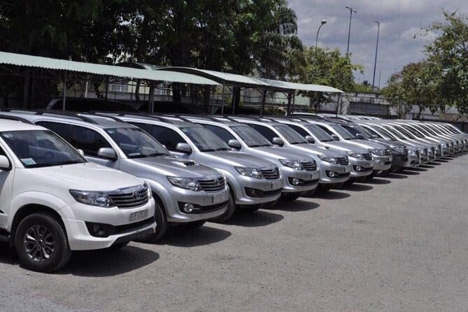 (TOP) Private car: Hanoi/Noi Bai Airport (HAN) from/to Ha Long - What happens at the airport pickup
