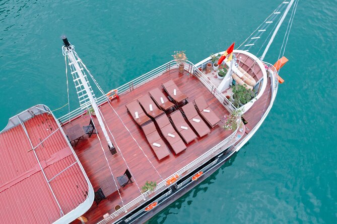 Venezia cruises in less tourist areas with small group - Sunrise and the second morning in Lan Ha Bay