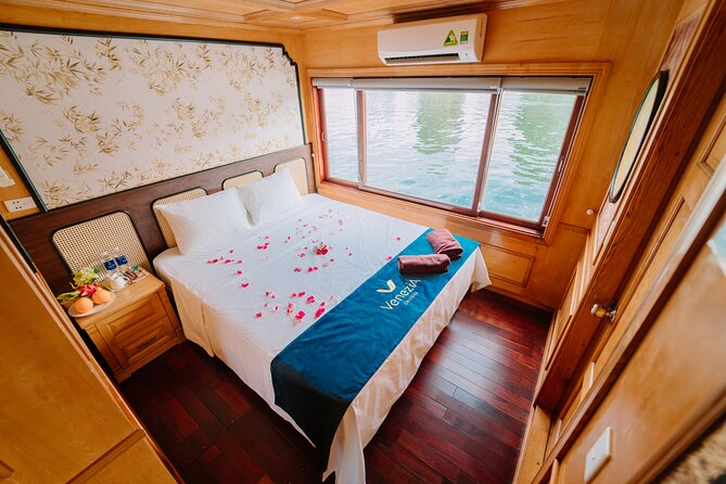 Venezia cruises in less tourist areas with small group - Getting from Hanoi to the Venezia boat