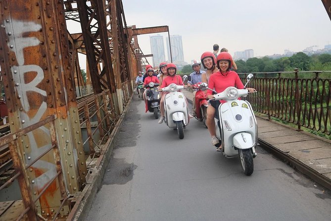 Vespa City Tour &Train Street Female With Ao Dai Riders 4,5 Hours - Huu Tiep Lake and the downed B-52