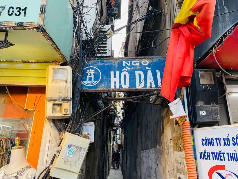 Vietnam War: Uncovering Hanoi's Untold Stories - A look inside communal housing
