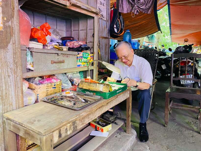 Vietnam War: Uncovering Hanoi's Untold Stories - Train Street as a quieter final stop